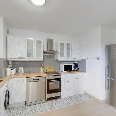 Apartamento Chic And Spacious With Parking