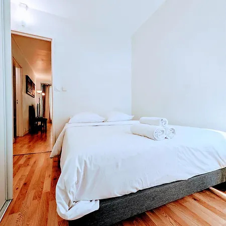 Apartment Chic And Spacious With Parking Saint-Germain-en-Laye