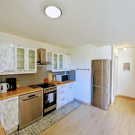Chic And Spacious With Parking Apartment