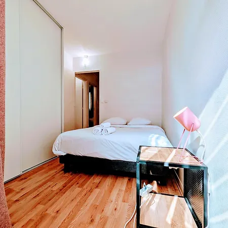Apartment Chic And Spacious With Parking