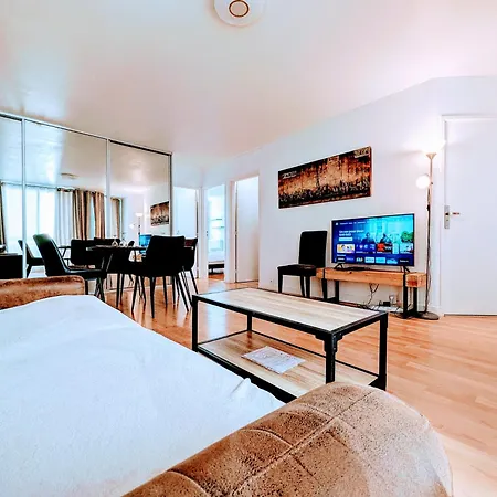 Chic And Spacious With Parking Apartment Saint-Germain-en-Laye