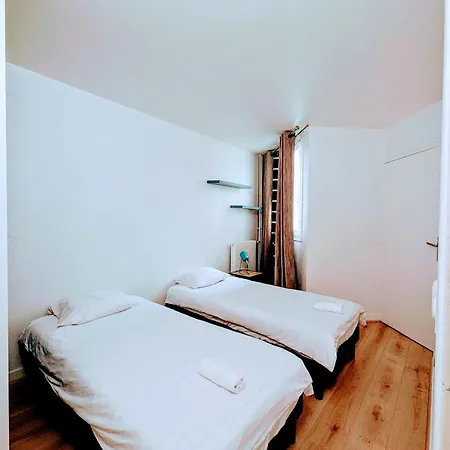 Apartment Chic And Spacious With Parking Saint-Germain-en-Laye